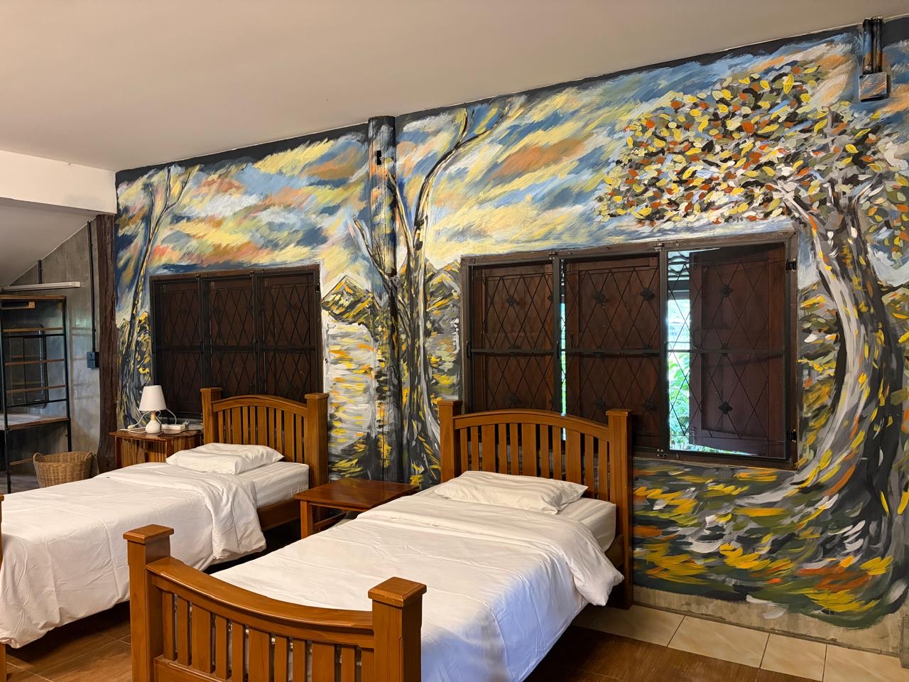 Sarapi full bedroom with murals